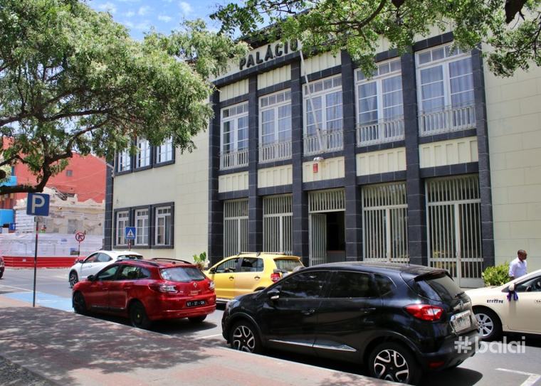 Mulher indiciada por tráfico de drogas de alto risco fica em prisão preventiva na capital do país