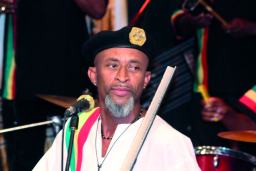 Bino Branco parte, mas deixa a música viva